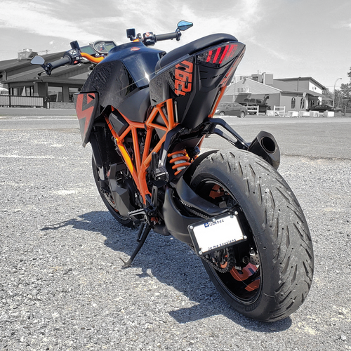 KTM SUPER DUKE R 1290 - Side Mount License Plate Bracket 8