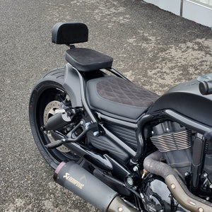 HARLEY V-ROD - Bolt-on Passenger seat - SHORT FENDER